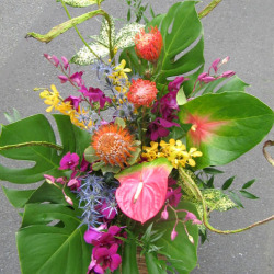 還暦祝いに贈る花　アレンジメント　二子玉川の花屋　ネイティブフラワーイーダ