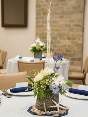 結婚式　パーティ　会場装花　テーブルの装花