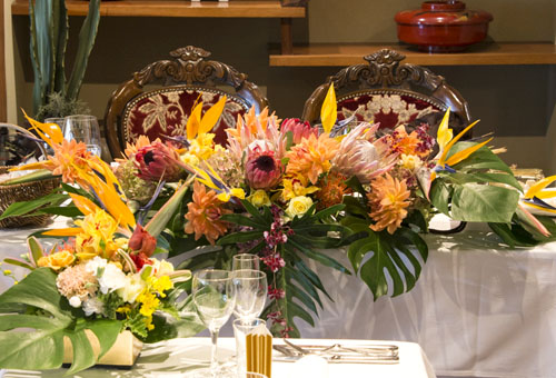 結婚式 レストランウェディング会場装花　メインテーブルの装花