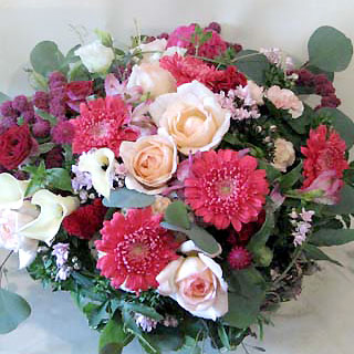 銀座のオフィス・企業に贈る ガーベラ・バラ・カラー花束