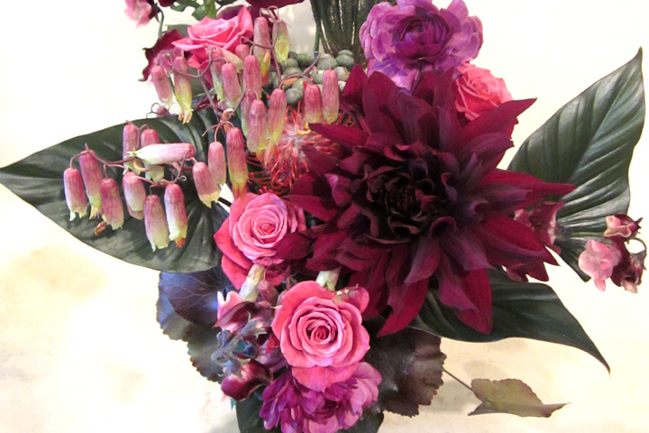 古希祝いに贈る花 二子玉川の花屋 ネイティブフラワーイーダ どこよりも目立つ開店祝いのお花 お届けします