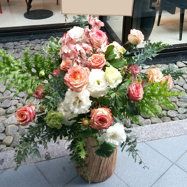 結婚祝いに贈る花人気のアレンジメント装花　フレグランス
