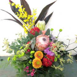 結婚祝いに贈る花アレンジメント装花 ジャポネイティブ 二子玉川の花屋　ネイティブフラワーイーダ